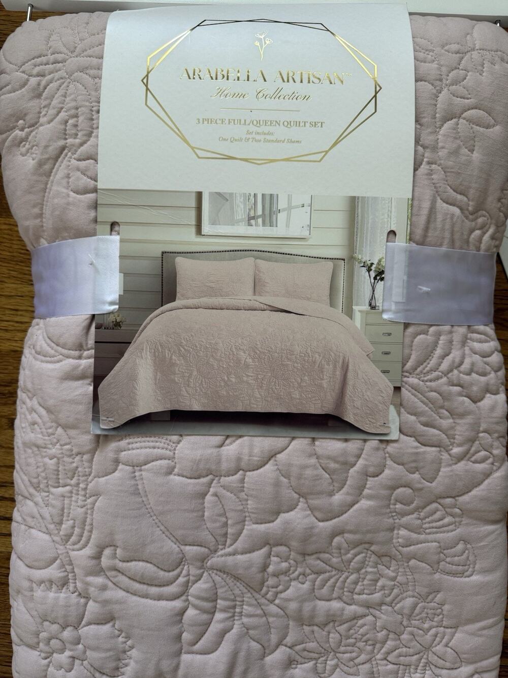 NWT Arabella Artisan 3-Piece Full/Queen Quilt Set – Soft Blush Pink / Floral